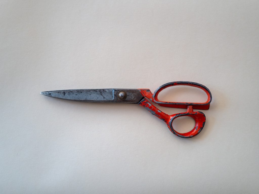 古いはさみ